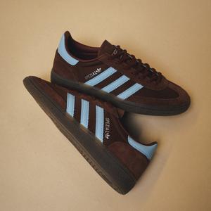 Handball Spezial  (fox brown / clear sky)