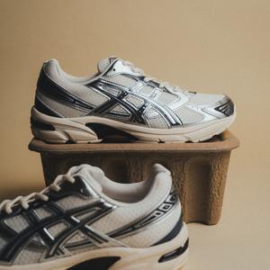 GEL-1130 (cream / carrier grey)