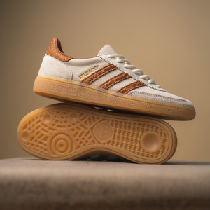 Handball Spezial W (off white / dark brown)