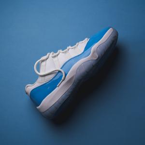 Air Jordan 11 Retro Low University Blue