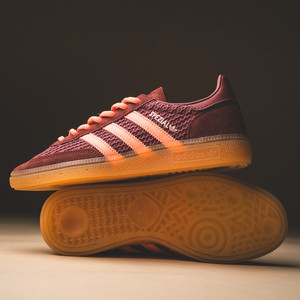 Handball Spezial W (quick crimson / frosted rust)