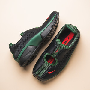 WMNS Rift 2 (black / fire red / tm dark green)