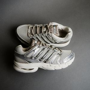 Adistar Control 5 W (off white / silver metallic / sesame)