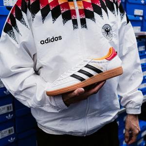 Handball Spezial  (cloud white / core black / bold red)