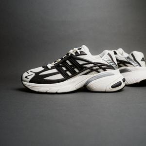 Adistar Xlg 2.0 (grey strata / core black / off white)