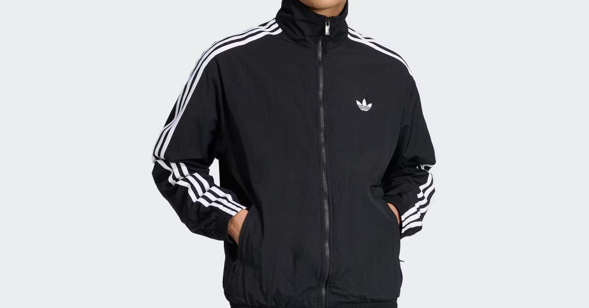 adidas Firebird Woven Track Top (black) | 43einhalb Sneaker Store