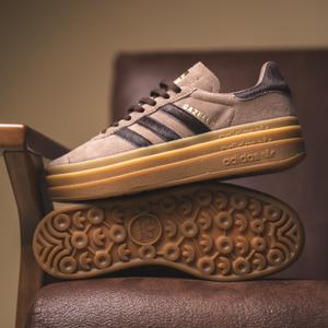 Gazelle Bold W (earth strata / aura coral / gold metallic)