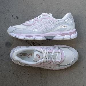 GEL-NYC (concrete / barely rose)
