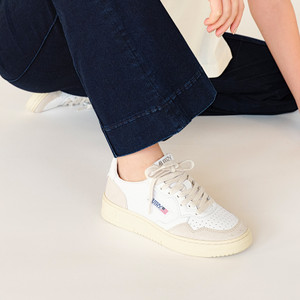 Medalist Low W (weiß / beige)