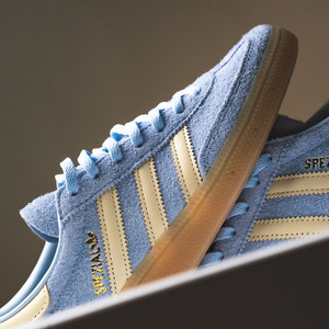 Handball Spezial W (clear sky / warm vanilla / gold metallic)
