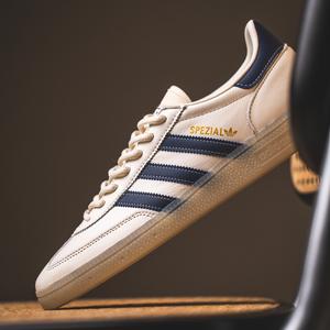 Handball Spezial (core white / night indigo / off white)