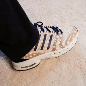 Adistar Control 5 W (off white / sand strata / brown desert)