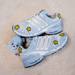x Care Bears Adistar Control 5 W (sky / footwear white / blue bird)