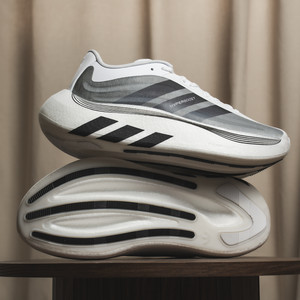 Hyperboost Ephr Lt (core black / footwear white / silver metallic)
