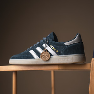 Handball Spezial Mi (arctic night / silver metallic / mist stone)