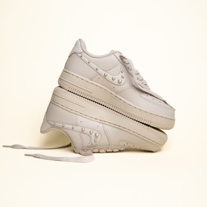 WMNS Air Force 1 07 (cream ii / cream ii / metallic silver / white)