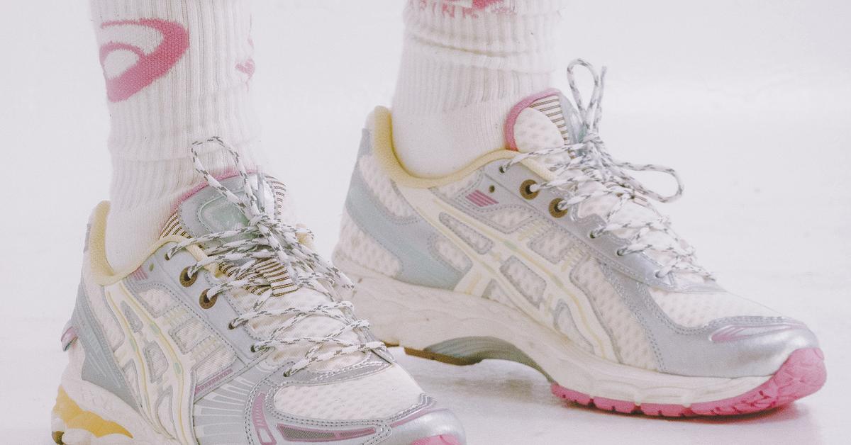 ASICS SportStyle x Vandy the Pink GEL-KAYANO 12.1 (antique white
