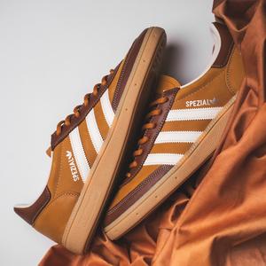 Handball Spezial (craft ochre / crew white / dark brown)