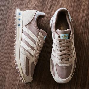 LA Trainer OG W (chalky brown / cream white / clear sky)