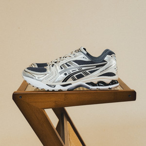 GEL-KAYANO 14 (carrier grey / black)