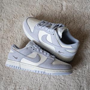 WMNS Dunk Low Suede (palest purple / palest purple / sail)