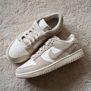 WMNS Dunk Low Suede (pearl white / pearl white / pale ivory)