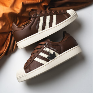 Superstar II (pre brown / crew white / silver metallic)